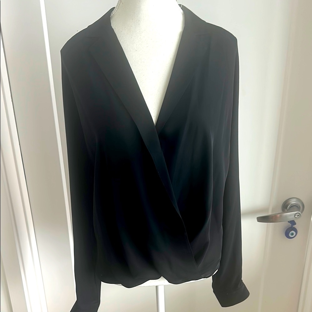 Vince Black Women's blouse size 8 silk NWOT